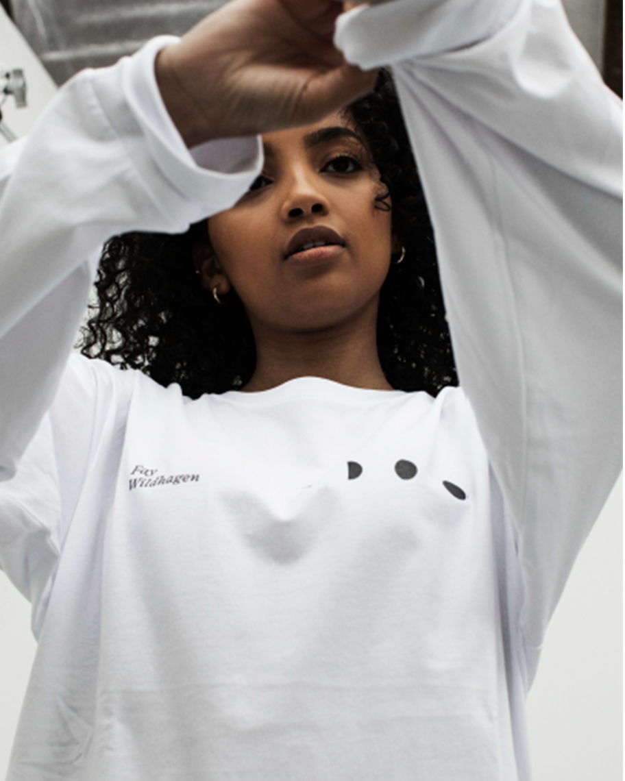 FAY WILDHAGEN HVIT LEAVE ME TO THE MOON LONGSLEEVE