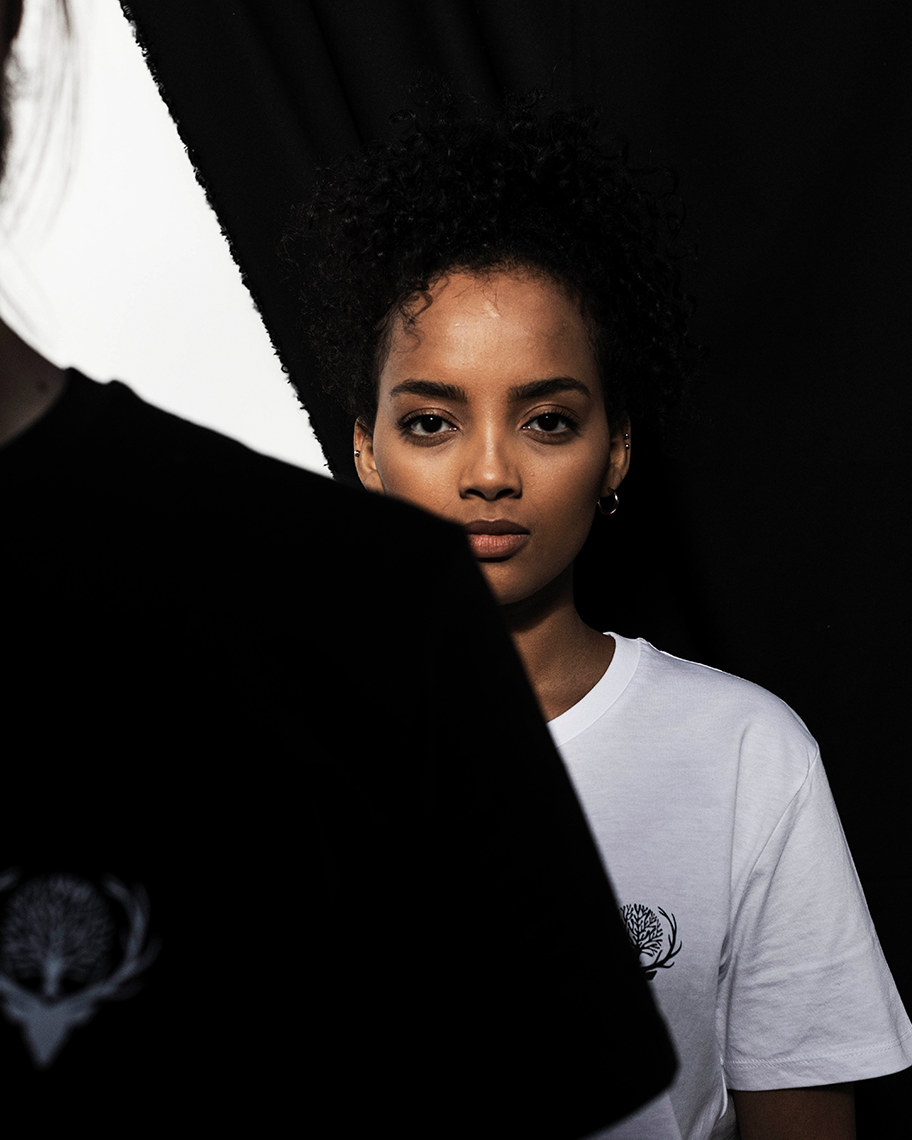 FAY WILDHAGEN SORT T-SKJORTE